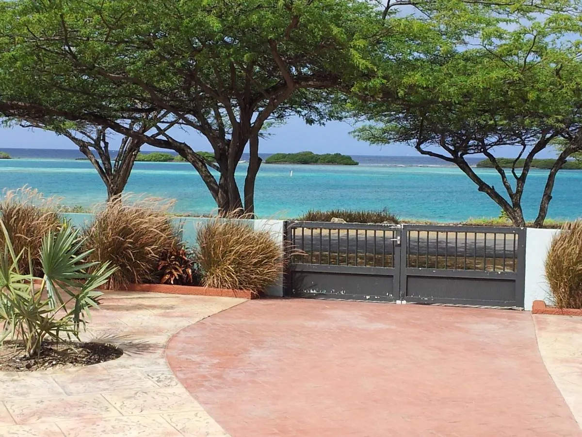 Vakantiehuis The Merry Milestone Oceanfront Villa At Spanish Lagoon Pos Chiquito