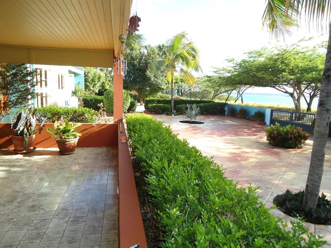 The Merry Milestone Oceanfront Villa At Spanish Lagoon Pos Chiquito Vakantiehuis